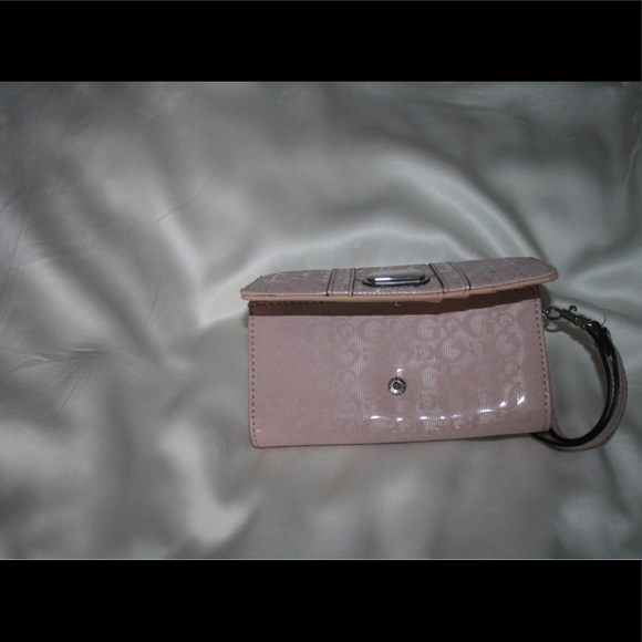 pale pink guess wallet - Picture 4 of 6